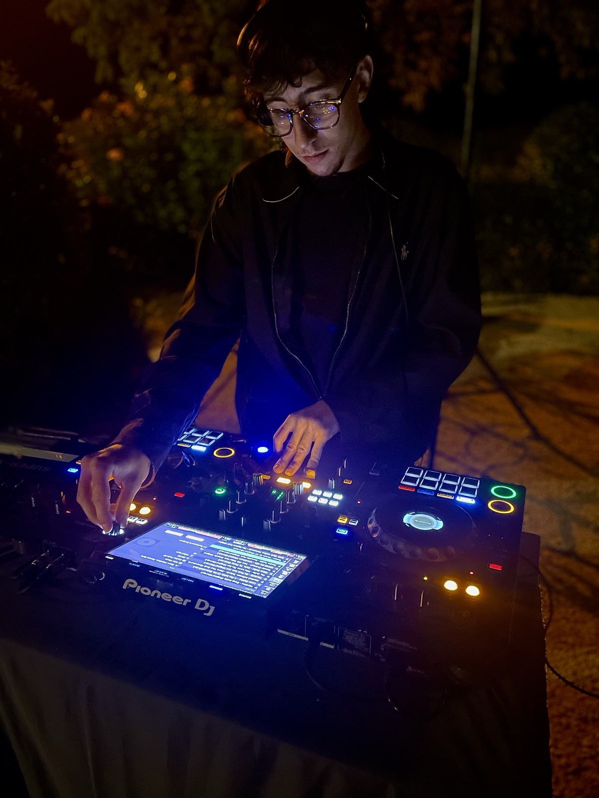Allan Monino, DJ House & Tech House à Apt (Vaucluse), aux platines Pioneer